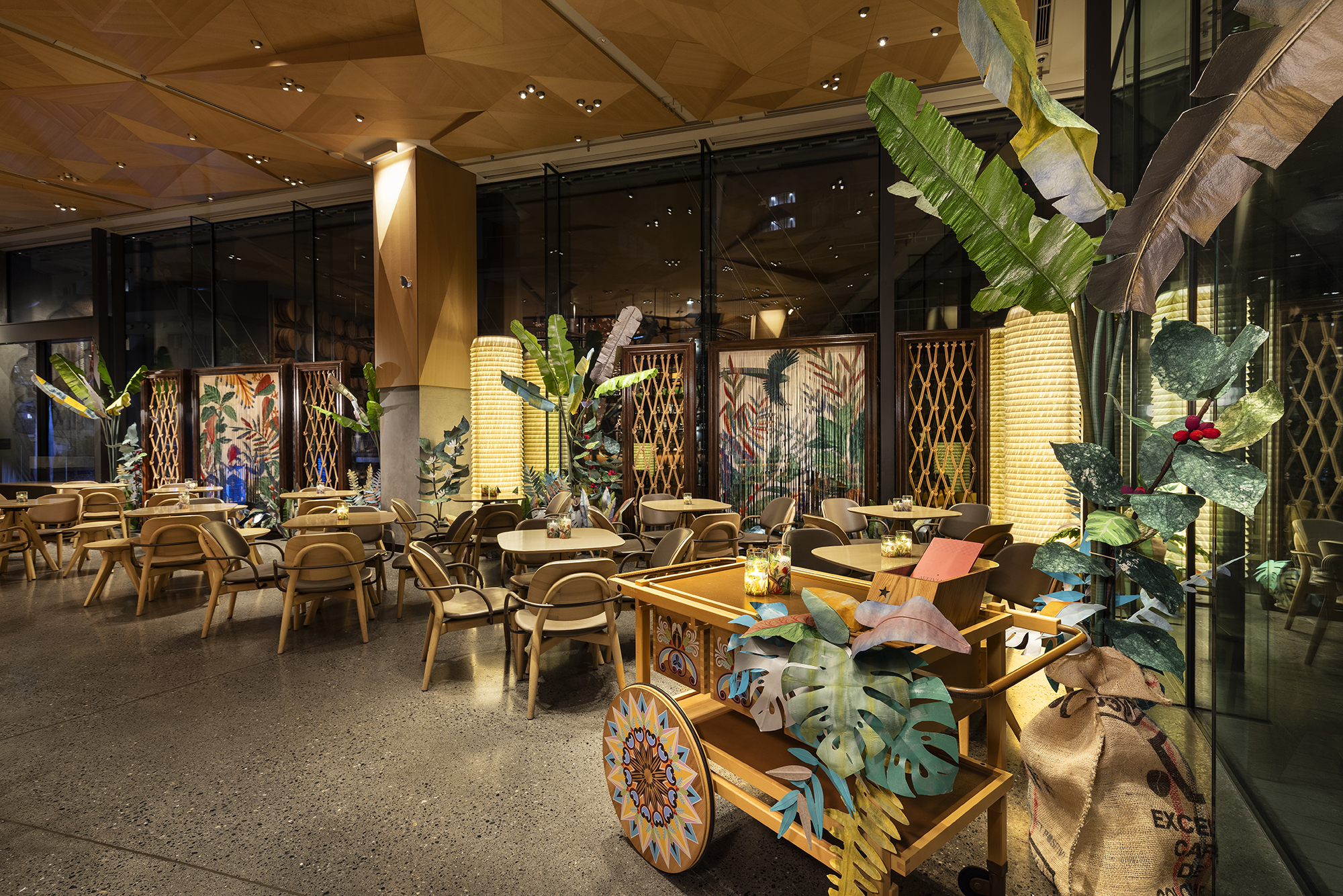 スターバックス リザーブ® ロースタリー 東京　SUMMER Hideaway 見つけた、私の夏の隠れ家【シーズンプロモーション】