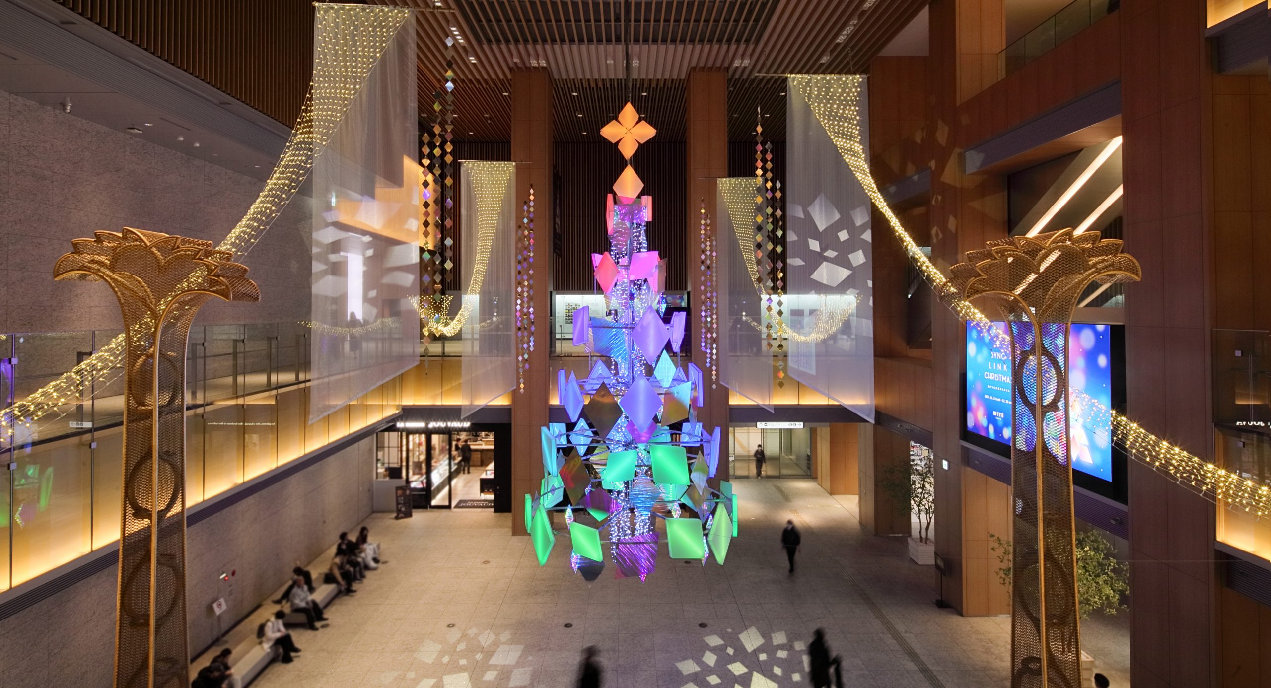KITTE 名古屋「SYNC LINK CHRISTMAS 光がつながるクリスマス」