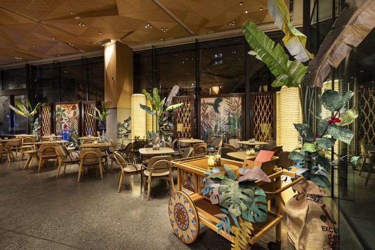 スターバックス リザーブ® ロースタリー 東京　SUMMER Hideaway 見つけた、私の夏の隠れ家