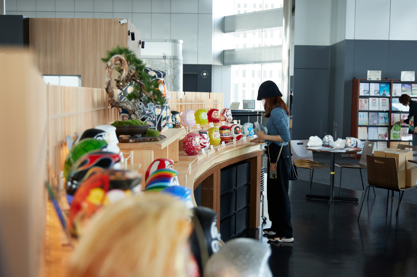 展示搬入の様子