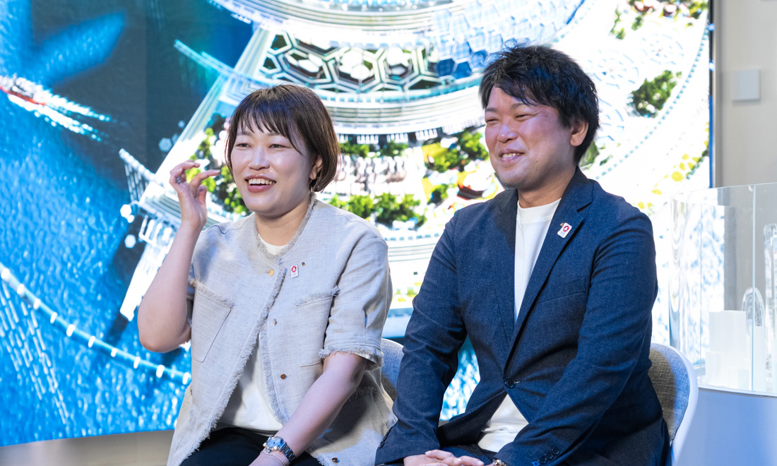 ノムラメディアス アカウントプロデューサー 吉田優里（左）、古市光（右）